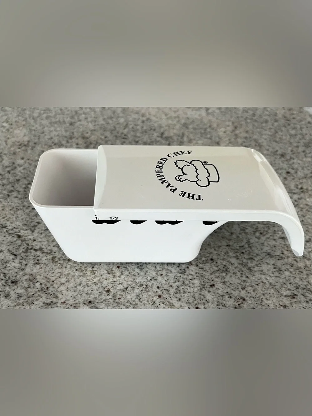 The Pampered Chef White Measuring Scoop